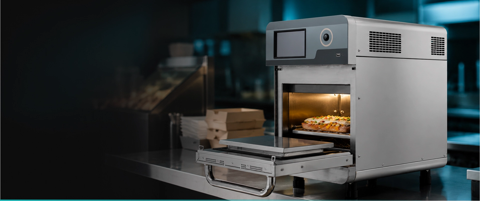 Forno turbo de alta velocidade Facilizza em operação numa cozinha profissional